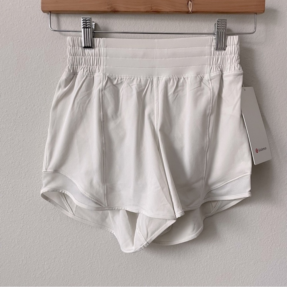 NWT Lululemon Hotty Hot High Rise Short 4” Bone Lined Size 2